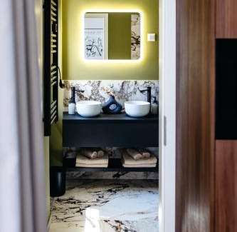Gyor Apartment | Park Home with Free Street Parking