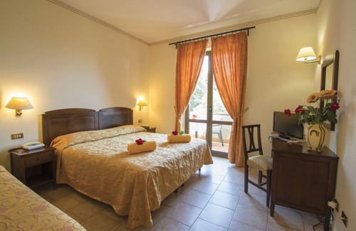 Groppoli Hotel | Park Hotel La Pineta