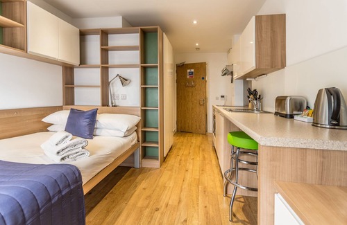 Cathays Apartment | Park Lane by Urban Space