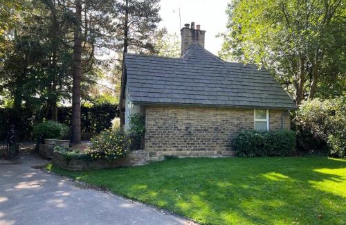 Padfield House | Park Lodge with Hot Tub