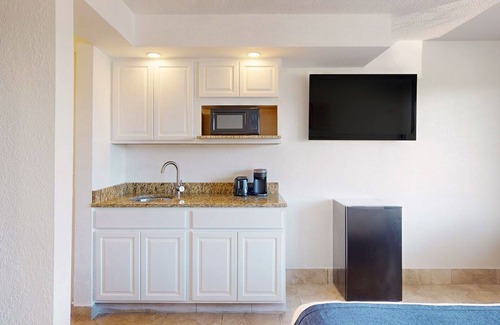 Historic Downtown Kissimmee Hotel | Park Royal Orlando