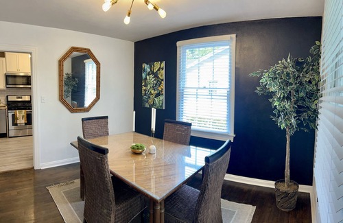 Fairfax House | Park side bungalow near river