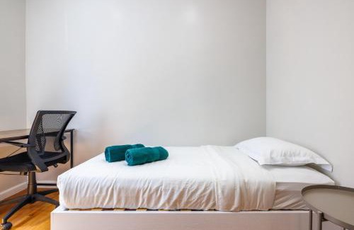 Manhattan Valley Apartment | Park Side Living, City Style
