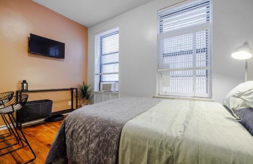 Manhattan Valley Apartment | Park Side Living, Get Cozy!
