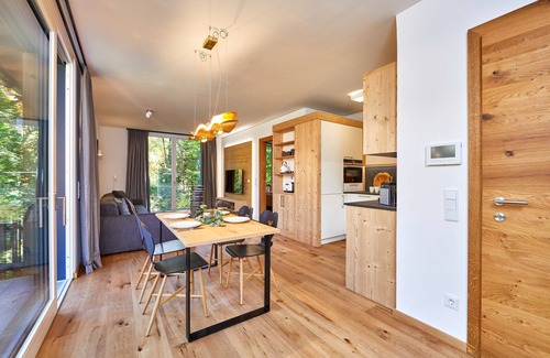 Garmisch-Partenkirchen Apartment | Parkchalet - exquisite holiday flat in the countryside for a holiday for two