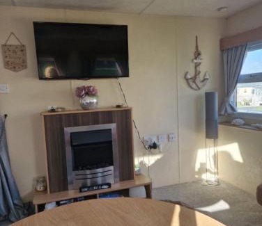 Borth House | Parkdean Escape Coastal Comfort in Borth Spacious 3 Bedroom Family Getaway