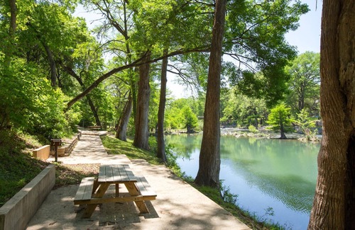 Gruene Condo | Parker River Haus Vg106 3 Bedroom Condo by RedAwning