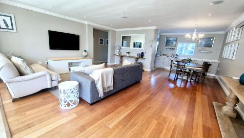 Greater Johannesburg Metropolitan Area Villa | Parkhurst Luxe Retreat