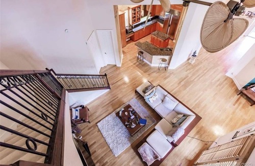Parkland House | PARKLAND MANSION SPACIOUS & HUGE YARD