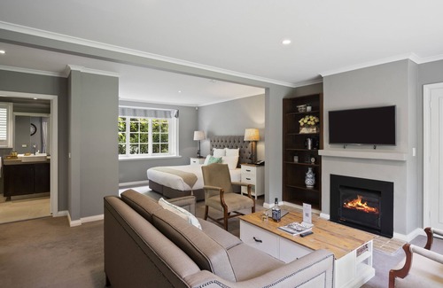 Blackheath Hotel | Parklands Country Gardens and Lodges