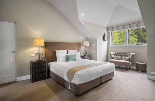Blackheath Hotel | Parklands Country Gardens and Lodges