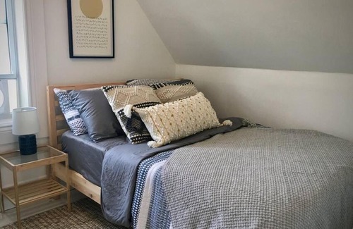 Montague House | Parkman Pad in Montague