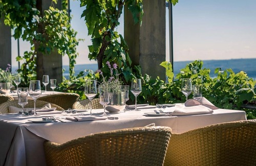 Johannisberg House | Parkresidenz Deluxe Zimmer mit Balkon - Relais & Châteaux Hotel Burg Schwarzenstein