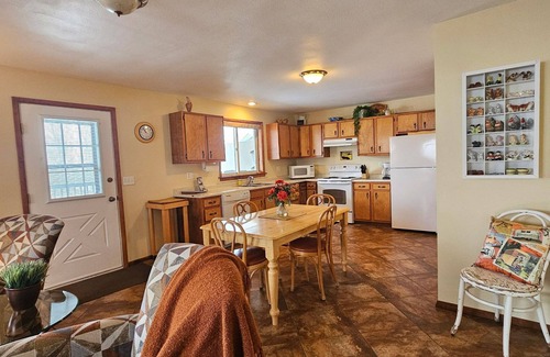 Gardiner Apartment | Parks Riverside A in Gardiner, MT North Entrance to Yellowstone