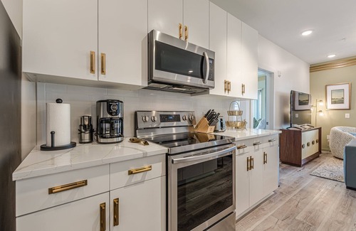 Old Fourth Ward Condo | PARKside.101 Retreat: Stylish 2-Bedroom + 2-Bath Condo in Atlanta - Old 4th Ward