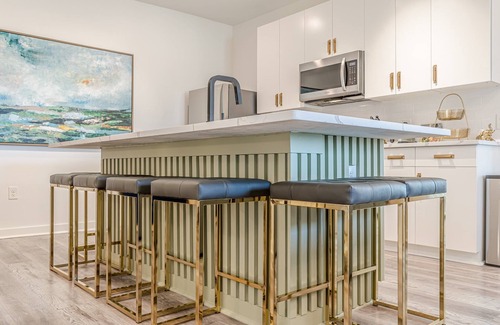 Old Fourth Ward Condo | PARKside.101 Retreat: Stylish 2-Bedroom + 2-Bath Condo in Atlanta - Old 4th Ward