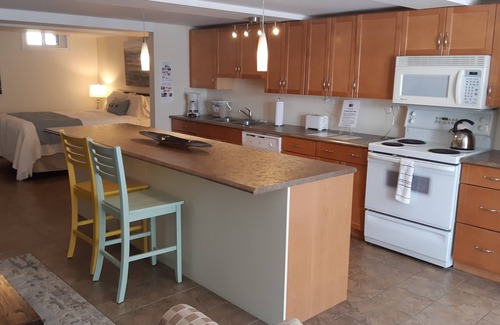 Barrie Apartment | Parkside House