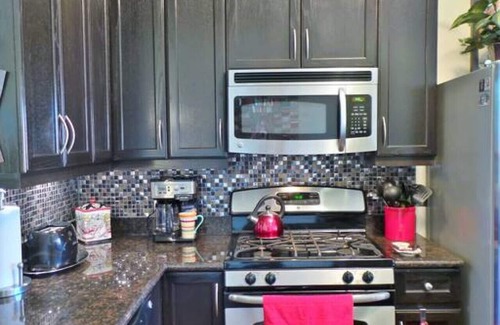 College Station House | Parkview Cottage ~ Pet Friendly Oasis!