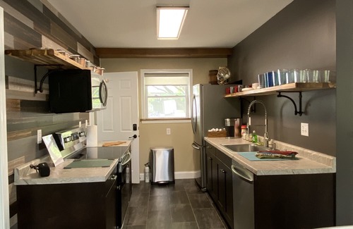Patricksburg Cabin | Parkview Suite at Cataract Falls Lodge.