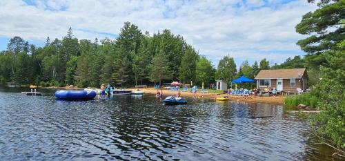Algonquin Highlands Resort | Parkway Cottage Resort and Trading Post