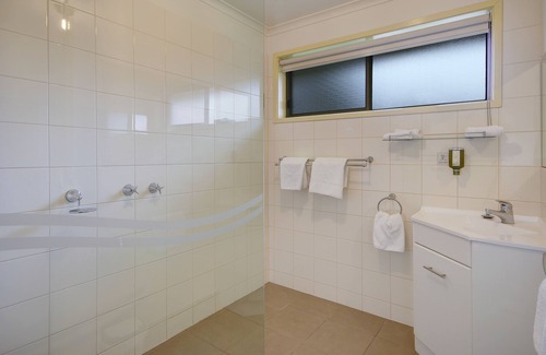 Hamlyn Heights Hotel | Parkwood Motel and Apartments