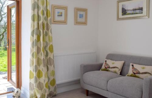 Llanybydder House | Parlwr - Uk11210