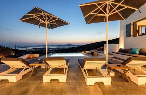 Aliki Villa | PAROS VILLA BLUE SENSES