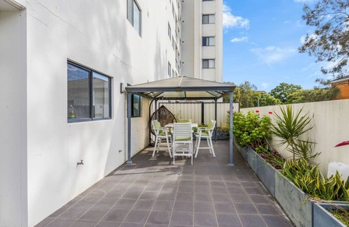 Parramatta Apartment | Parramatta Gem 2BR 2BA with Private Outdoor Space
