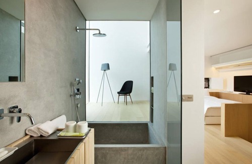 Seorak Hotel | Parrotia - water house package