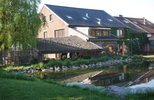 Moresnet-Chapelle Apartment | Part of an old manor with a large swimming pond at the border triangle B, NL, D