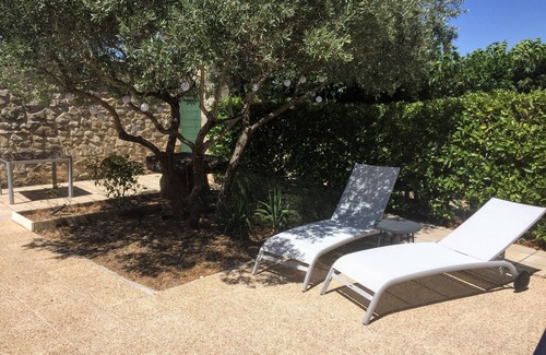 Maubec House | Part of Résidence Lou Boulidou, former vineyard, now unique vacation rentals.