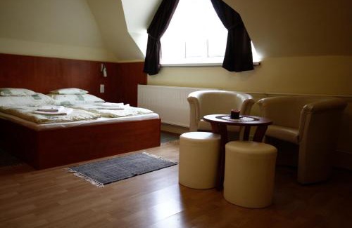 Tata House | Parti Panzió