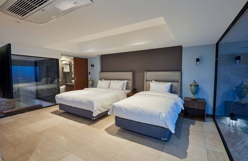 Guun-dong Hotel | Partyz Hotel