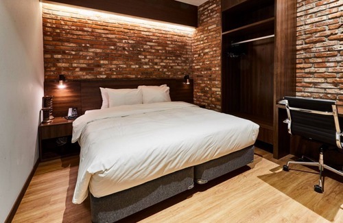 Guun-dong Hotel | Partyz Hotel