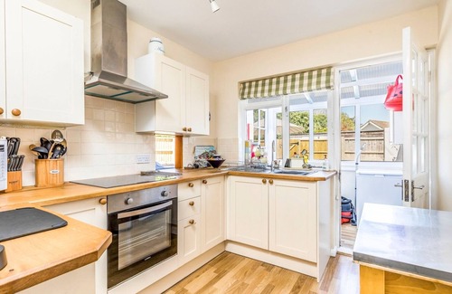 Bosham Cottage | Pass the Keys | 3 bedroom Cottage in the heart of beautiful Bosham