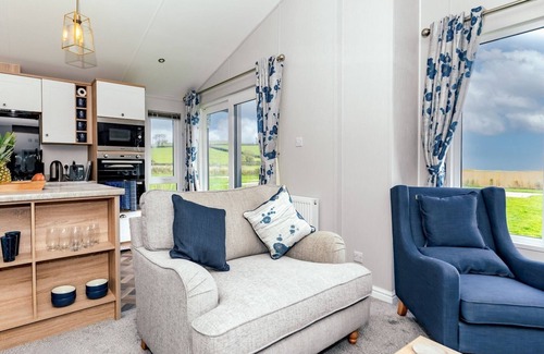 Cannards Grave House | Pass the Keys | Avalon Lodge - Shepton Mallet