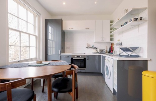 Vassall Apartment | Pass the Keys | Beautiful Georgian flat near Oval
