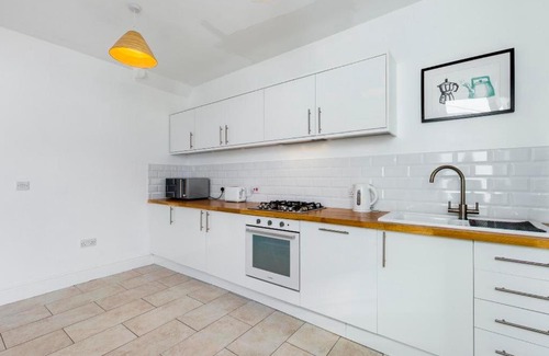 Mumbles House | Pass the Keys Beautifully Renovated Mumbles Home with Parking