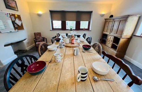 Birch Vale House | Pass the Keys Birch Hall Characterful Cottage Sleeps 8 & Pets