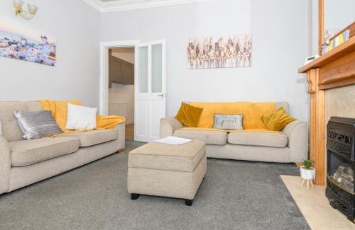 Brighouse House | Pass the Keys Brighouse Central - Ideal For Workers