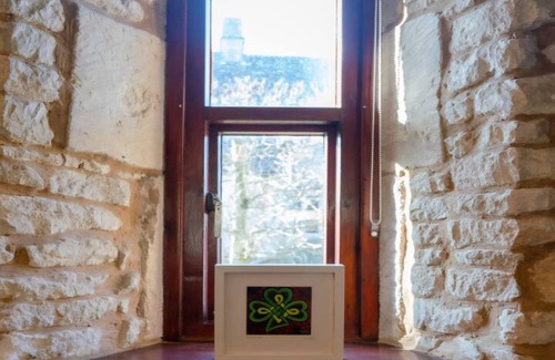Cheltenham House | Pass the Keys | Converted 17th century barn with garden parking