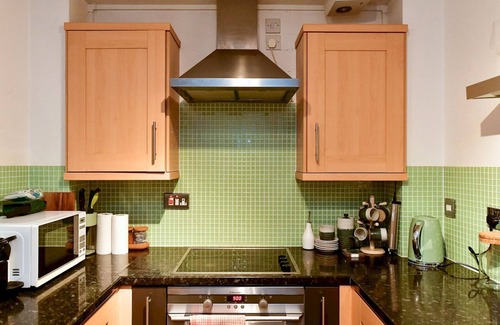 Grangetown Apartment | Pass the Keys | Cosy 2 Bed Apartment with Parking