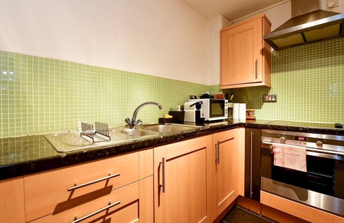 Grangetown Apartment | Pass the Keys | Cosy 2 Bed Apartment with Parking