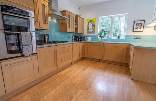 Wilford House | Pass the Keys | Cozy 3-Bed Home with Garden Perfect for Relaxing Getaways