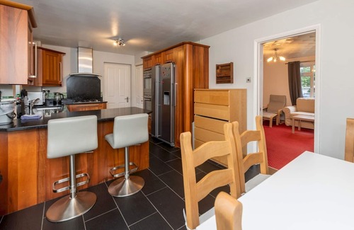 Earley House | Pass the Keys | Detached family home with garden and free parking