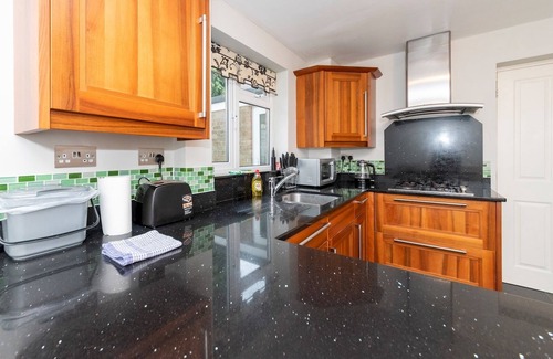 Earley House | Pass the Keys | Detached family home with garden and free parking