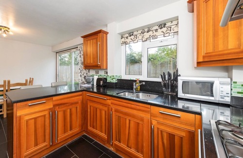 Earley House | Pass the Keys | Detached family home with garden and free parking