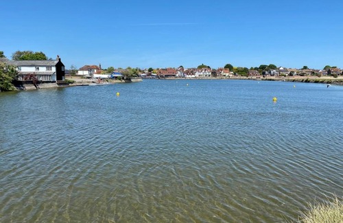 Emsworth Apartment | Pass the Keys Emsworth Harbour Home with Private Garden