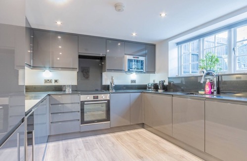 Southend-on-Sea House | Pass the Keys |4-Bedroom Seafront House in Southend | Sea Views