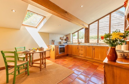 Eaton Mascott House | Pass the Keys | Hidden Gem in Stunning Location